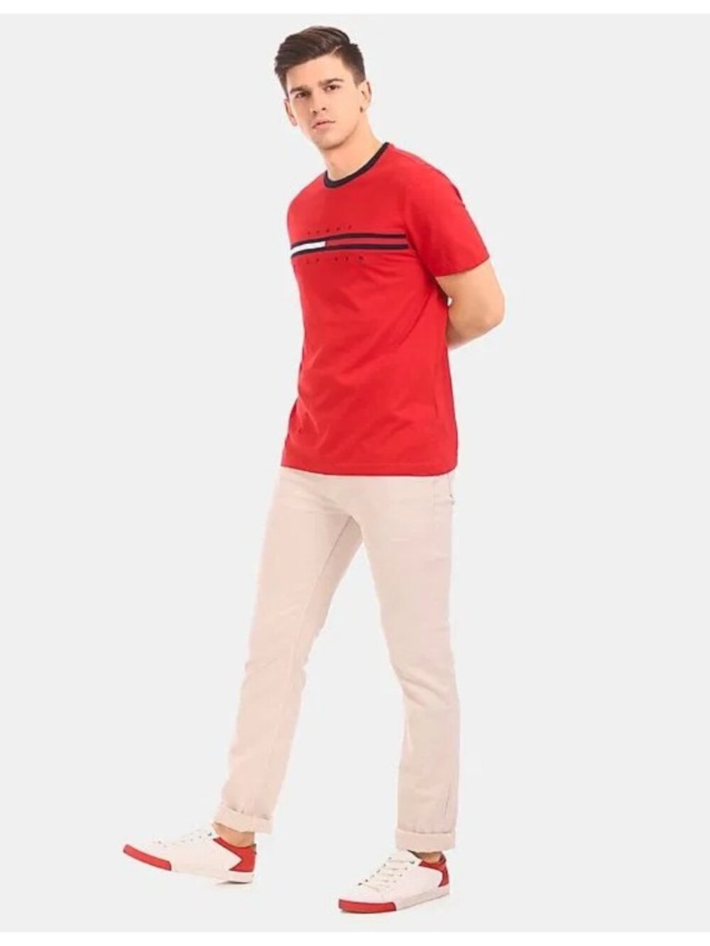 Tommy Hilfiger T-Shirt Size XL Red Crewneck 100% Cotton Stripe Logo Short Sleeve - Picture 2 of 15